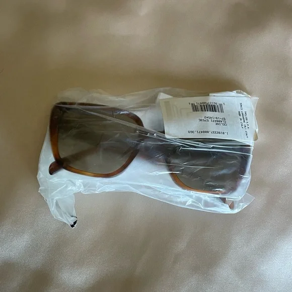 Celine CL40047I Cat Eye Sunglasses - Picture 7 of 11